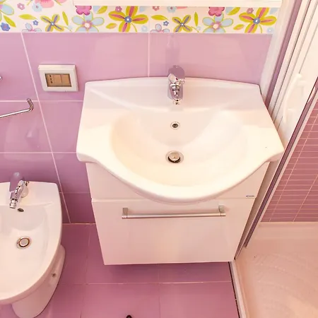 Connie's Heritage Apartment