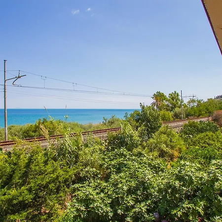 Connie's Heritage Cefalu